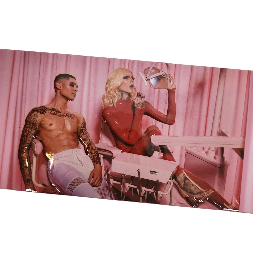 Jeffree Star Cosmetics Skin Frost Cavity Highlighter Palette 4 Shades Vegan Glow